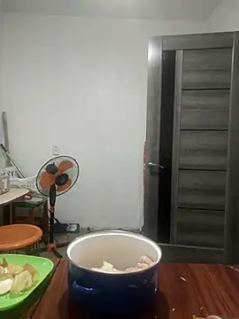 Snapshot of Yevgeshka-Milashka chatting on November 28, 2025, 3:23 pm Yevgeshka-Milashka online show from November 28, 2025, 3:23 pm