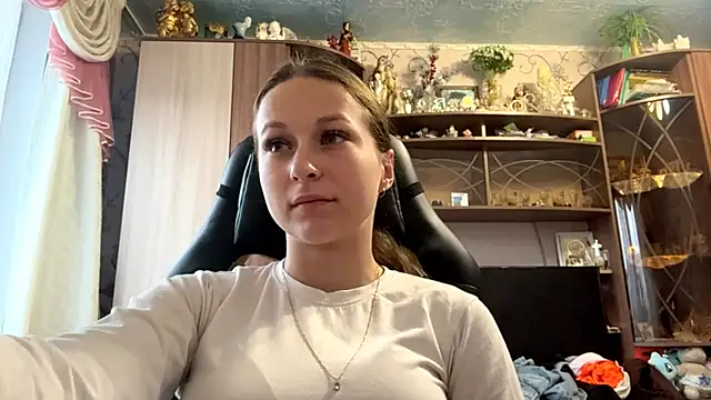 Snapshot of TaIliedGuest chatting on July 15, 2026, 2:40 am TaIliedGuest online show from July 15, 2026, 2:40 am