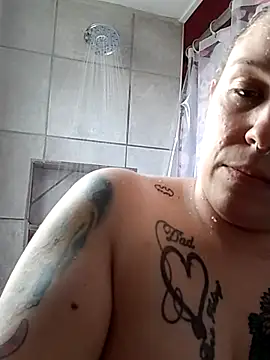Snapshot of redrumredroom chatting on July 15, 2026, 11:34 pm redrumredroom online show from July 15, 2026, 11:34 pm