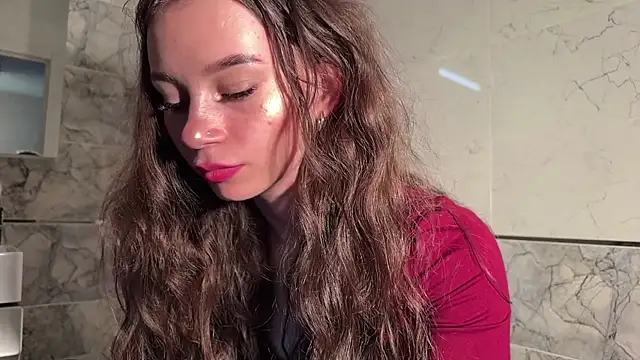 kittyrae online show from July 7, 2026, 7:23 am