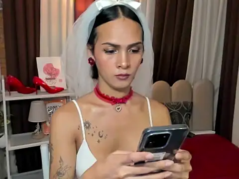 Snapshot of XxBeautyxX chatting on July 16, 2026, 7:44 pm XxBeautyxX online show from July 16, 2026, 7:44 pm
