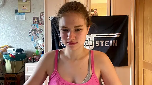 Snapshot of Codi_Rostersy chatting on July 6, 2026, 8:21 am Codi Rostersy online show from July 6, 2026, 8:21 am