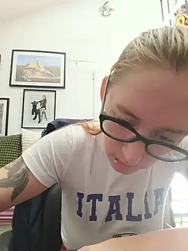 Snapshot of ladydivine14 chatting on July 7, 2026, 9:46 am ladydivine14 online show from July 7, 2026, 9:46 am