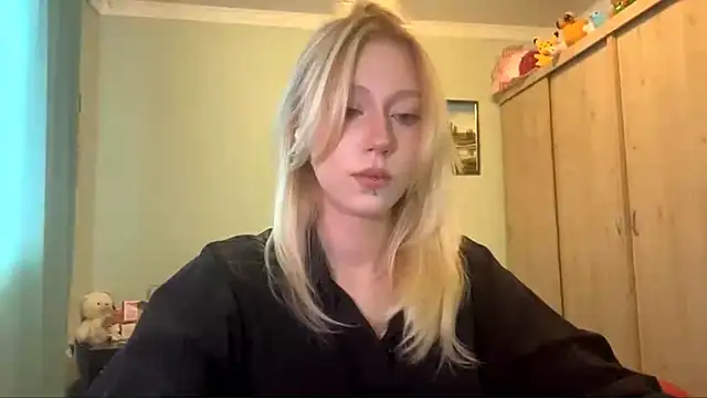 Snapshot of BossedFrog chatting on June 29, 2026, 2:28 pm BossedFrog online show from June 29, 2026, 2:28 pm