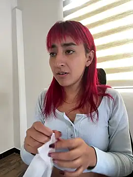 Juliethademon online show from June 30, 2026, 1:22 pm