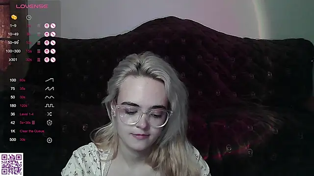 Oxcy Secret online show from July 4, 2026, 8:57 pm