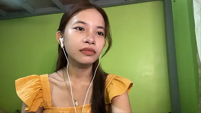 Snapshot of CharisseQuall chatting on June 10, 2026, 2:35 am CharisseQuall online show from June 10, 2026, 2:35 am