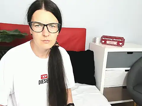 Snapshot of NadiaXlove chatting on June 22, 2026, 2:25 pm NadiaXlove online show from June 22, 2026, 2:25 pm