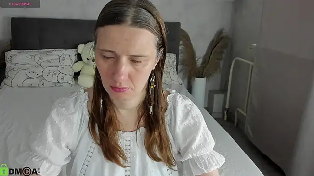 Snapshot of Kathrine-Meyer chatting on June 27, 2026, 1:00 am Kathrine-Meyer online show from June 27, 2026, 1:00 am