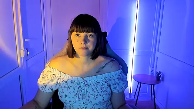 Snapshot of Vanilla_Vixen chatting on July 14, 2026, 12:11 pm Vanilla Vixen online show from July 14, 2026, 12:11 pm