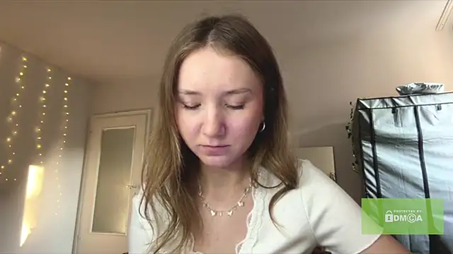 Snapshot of smalllisa chatting on July 9, 2026, 6:29 pm smalllisa online show from July 9, 2026, 6:29 pm