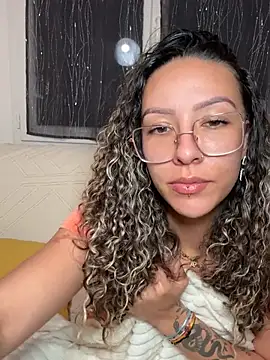 Snapshot of leana_bgeee chatting on June 11, 2026, 11:02 pm leana bgeee online show from June 11, 2026, 11:02 pm