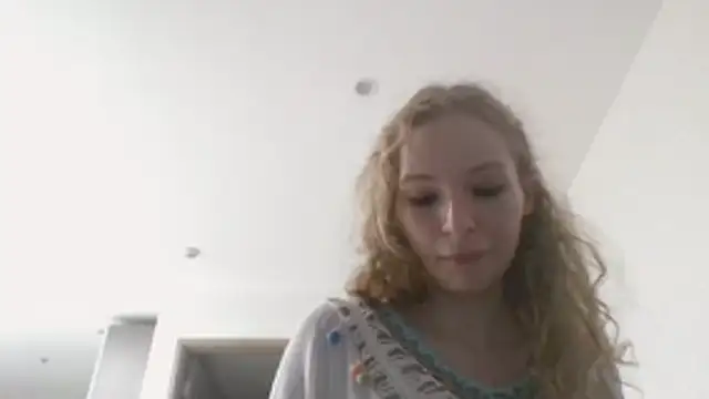 ChloeMoreaux online show from June 10, 2026, 1:56 pm
