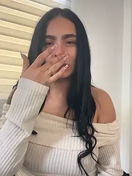 Sara fernandez- online show from June 18, 2026, 1:49 pm