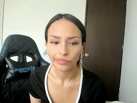 Snapshot of Megan_blue__ chatting on July 16, 2026, 4:15 pm Megan blue online show from July 16, 2026, 4:15 pm