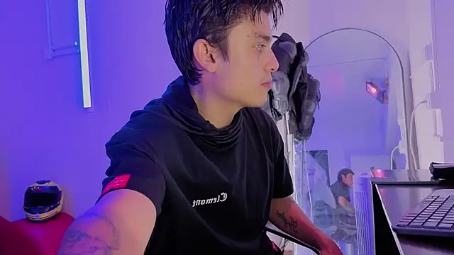 Snapshot of angel_still_ chatting on July 1, 2026, 3:40 am angel still online show from July 1, 2026, 3:40 am