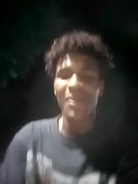dantecruz19 online show from June 26, 2026, 2:28 am