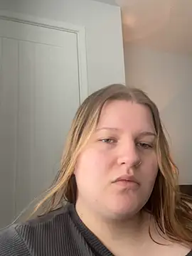 Snapshot of Curvy_Vanilla chatting on July 21, 2026, 12:28 pm Curvy Vanilla online show from July 21, 2026, 12:28 pm