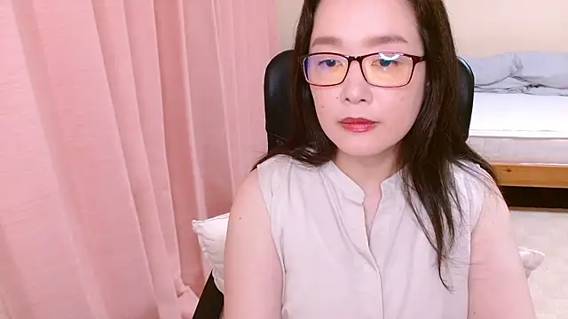 LENA-xo online show from July 26, 2026, 6:20 am