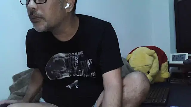 Snapshot of komadanaoki chatting on August 3, 2026, 12:44 pm komadanaoki online show from August 3, 2026, 12:44 pm