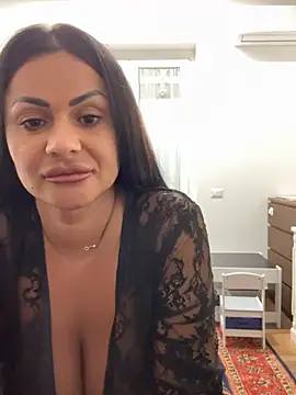 Snapshot of BellaDolce_ chatting on July 3, 2026, 6:14 pm BellaDolce online show from July 3, 2026, 6:14 pm