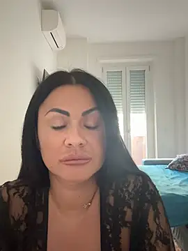 Snapshot of BellaDolce_ chatting on July 17, 2026, 3:20 pm BellaDolce online show from July 17, 2026, 3:20 pm