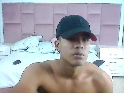 Snapshot of david-sala chatting on June 17, 2026, 1:54 pm david-sala online show from June 17, 2026, 1:54 pm