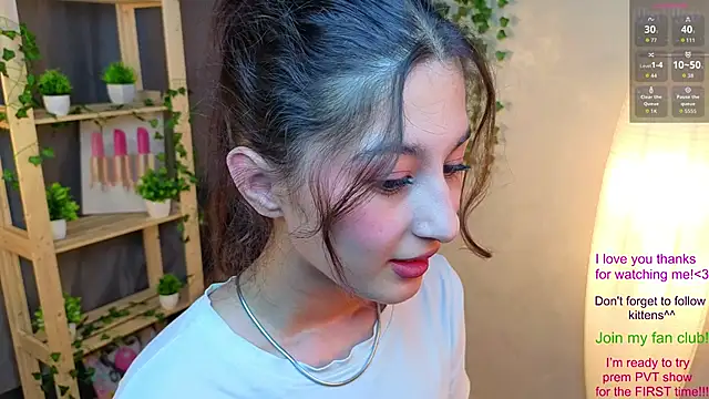 JasminKitany online show from June 19, 2026, 7:52 pm