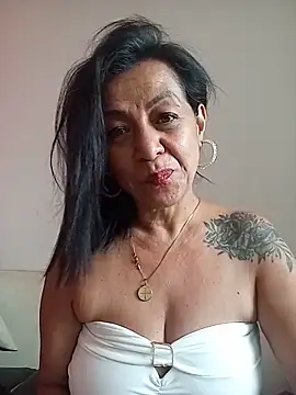 Snapshot of awezomepenelope chatting on June 10, 2026, 2:18 pm awezomepenelope online show from June 10, 2026, 2:18 pm