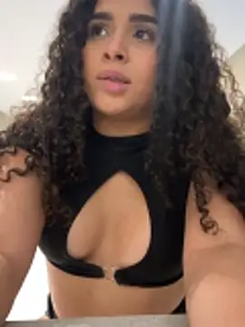 Antonella Whitmore online show from June 10, 2026, 11:28 pm