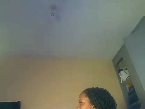 Snapshot of Milamelanie chatting on June 16, 2026, 6:57 am Milamelanie online show from June 16, 2026, 6:57 am