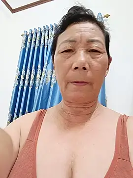 Snapshot of KK_orio chatting on June 8, 2026, 1:11 pm KK orio online show from June 8, 2026, 1:11 pm