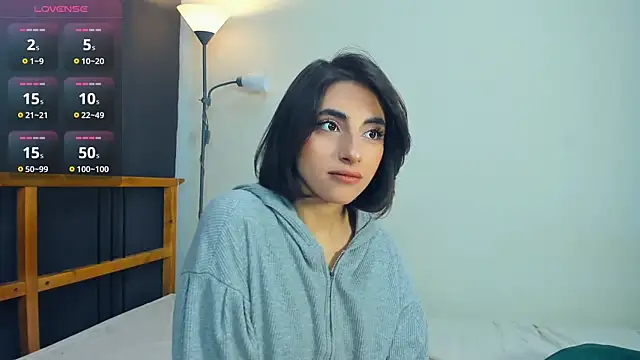 Snapshot of LunarLori chatting on June 22, 2026, 8:11 am LunarLori online show from June 22, 2026, 8:11 am