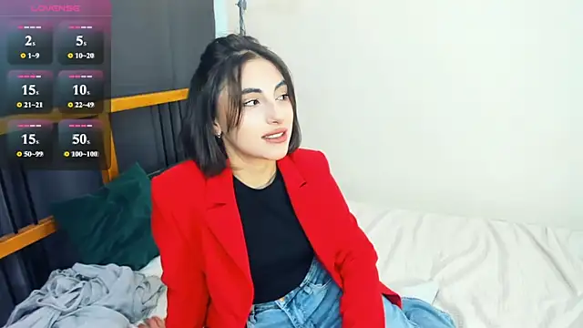 Snapshot of LunarLori chatting on June 29, 2026, 7:59 am LunarLori online show from June 29, 2026, 7:59 am
