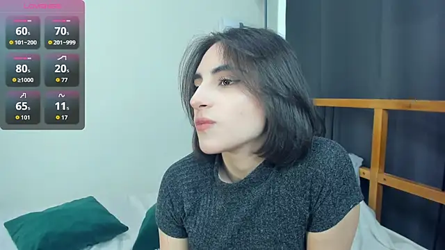 Snapshot of LunarLori chatting on July 2, 2026, 9:15 am LunarLori online show from July 2, 2026, 9:15 am