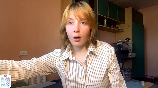 Snapshot of Mowhlntime chatting on June 27, 2026, 1:50 pm Mowhlntime online show from June 27, 2026, 1:50 pm