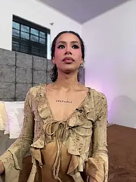 LiaDuquette online show from July 12, 2026, 5:25 pm