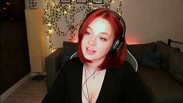 Snapshot of MiaSelene_ chatting on June 18, 2026, 1:48 am MiaSelene online show from June 18, 2026, 1:48 am