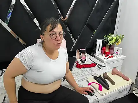 Snapshot of Susana_Flame chatting on July 11, 2026, 2:56 am Susana Flame online show from July 11, 2026, 2:56 am