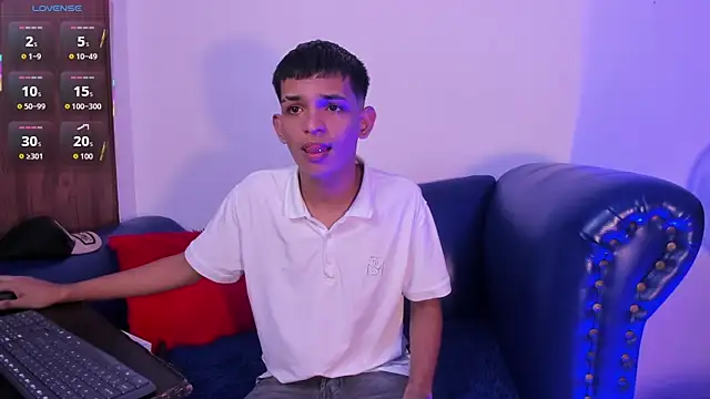 littlecum18 online show from July 12, 2026, 3:18 am