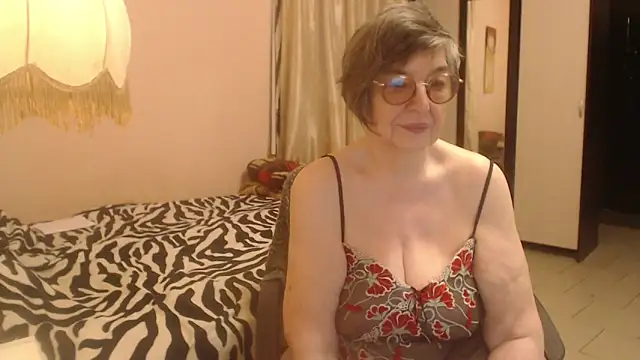 Sharon Amore online show from November 28, 2025, 6:35 am