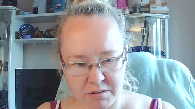 Snapshot of Viola27 chatting on July 14, 2026, 11:16 am Viola27 online show from July 14, 2026, 11:16 am