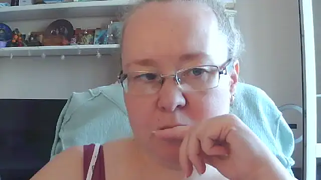Snapshot of Viola27 chatting on July 18, 2026, 6:55 am Viola27 online show from July 18, 2026, 6:55 am