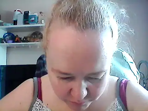 Snapshot of Viola27 chatting on June 8, 2026, 7:20 am Viola27 online show from June 8, 2026, 7:20 am
