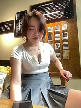 mollymm online show from July 15, 2026, 8:43 am