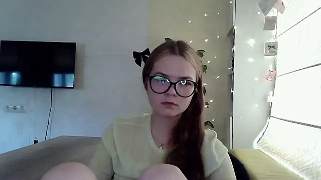 Snapshot of AvrilGillig chatting on June 25, 2026, 6:07 am AvrilGillig online show from June 25, 2026, 6:07 am