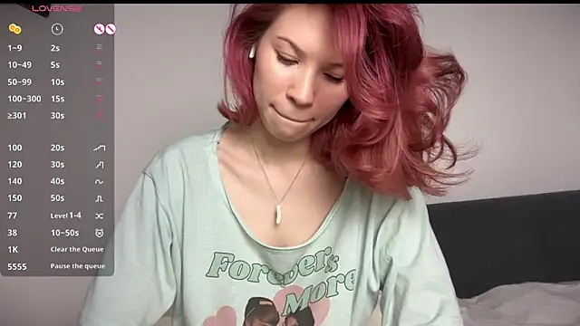 Snapshot of delannalune chatting on June 16, 2026, 3:23 pm delannalune online show from June 16, 2026, 3:23 pm