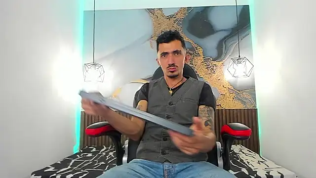 DylanAnderson1 online show from July 18, 2026, 8:50 pm