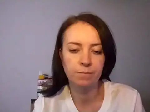 JenniferAlone online show from July 6, 2026, 9:06 pm