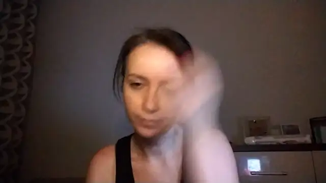 JenniferAlone online show from July 7, 2026, 9:18 pm